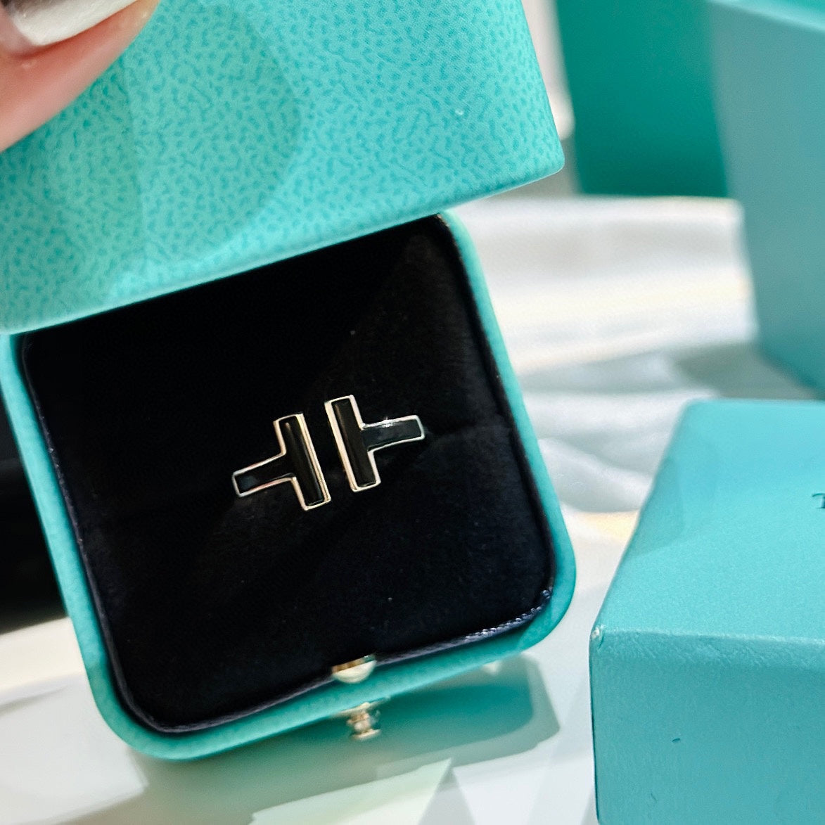 Tiffany Black Onyx Wire Ring - 18K Gold