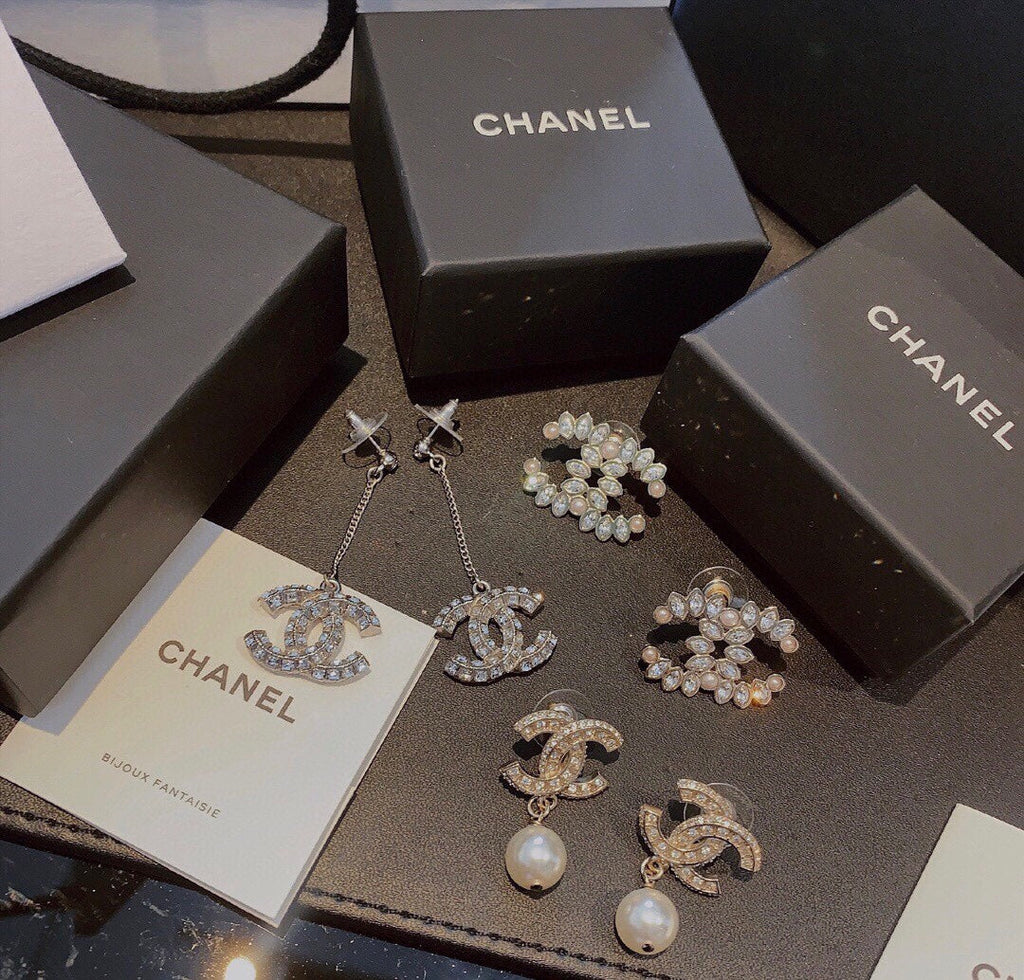 Chanel Crystal Earrings - 18K Yellow Gold