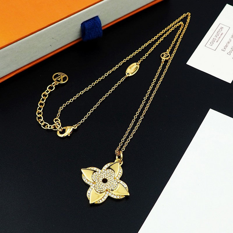 Louis Vuitton Medaillon Necklace