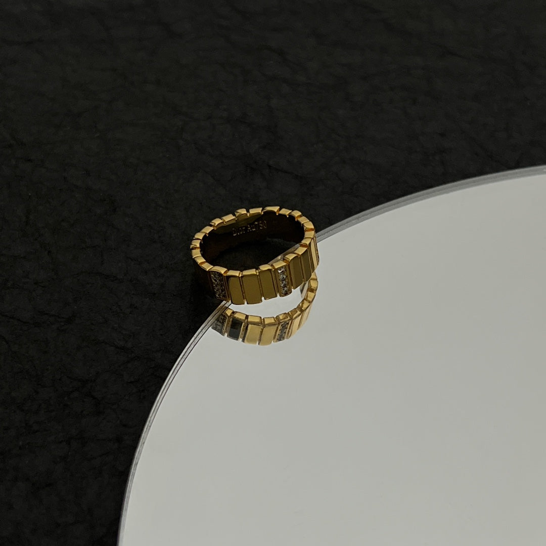 Dior Gem Diamond Ring - 18K Gold