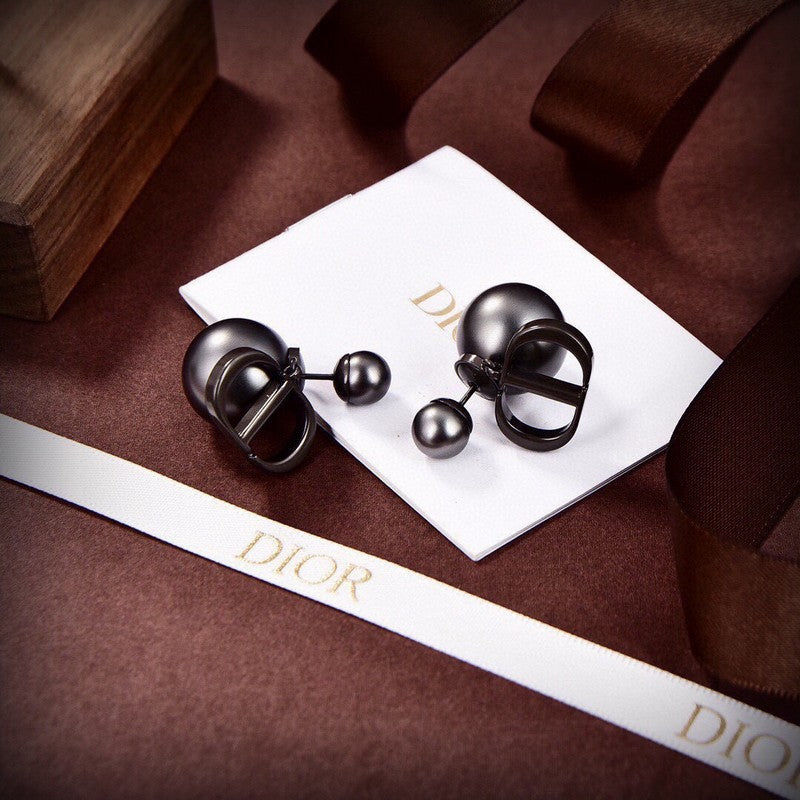 Dior Tribales Grey Pearl Earrings