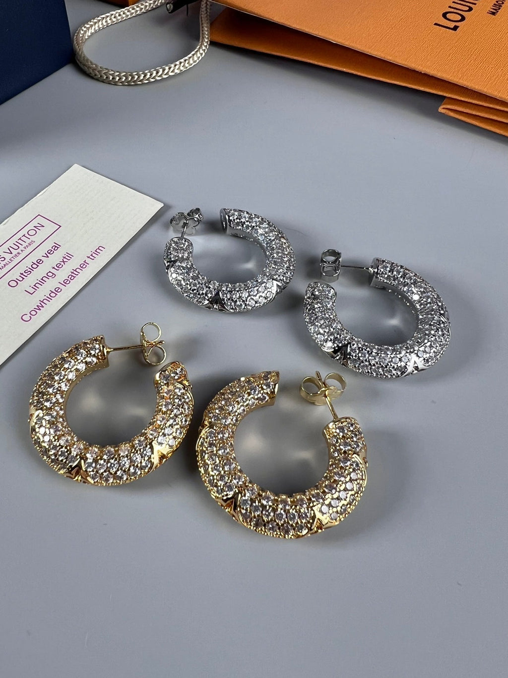 Louis Vuitton Circle Diamond Earrings - 18K Gold