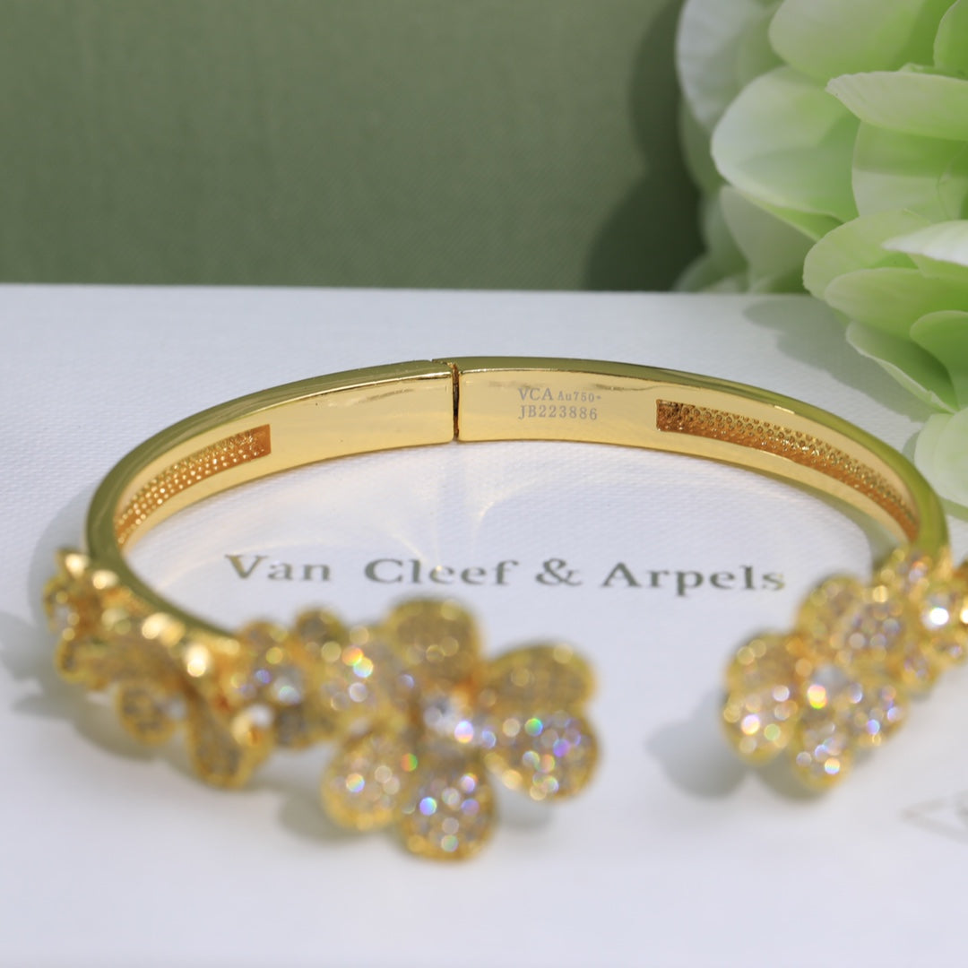 Frivole Seven Flowers Diamond Bracelet