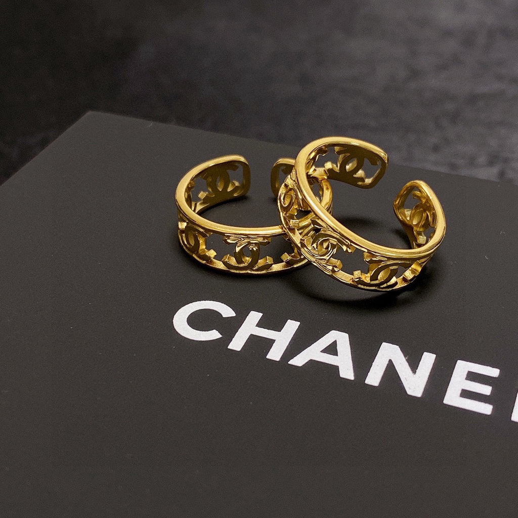 Chanel Vintage Openwork Ring - 18K Yellow Gold