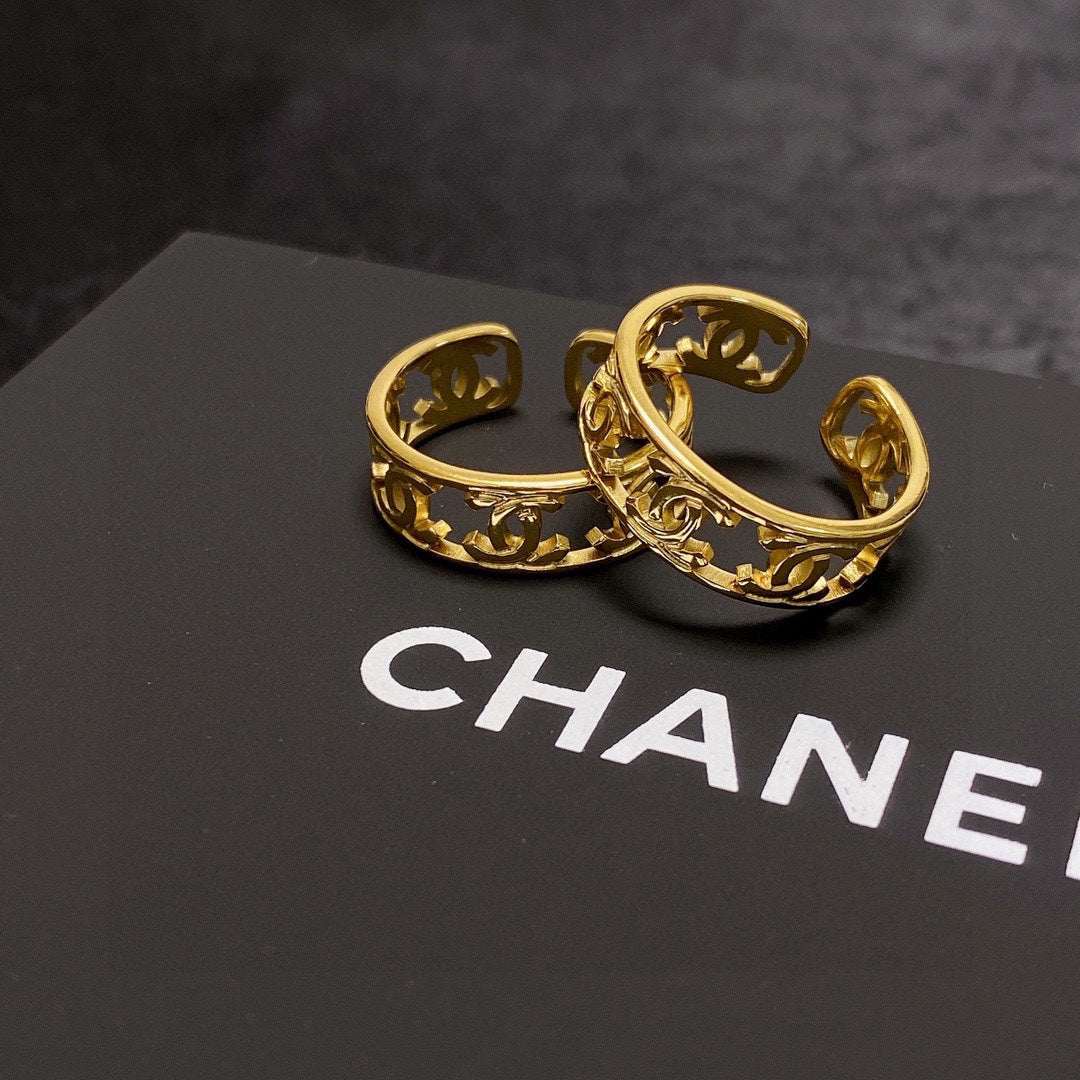 Chanel Vintage Openwork Ring - 18K Yellow Gold