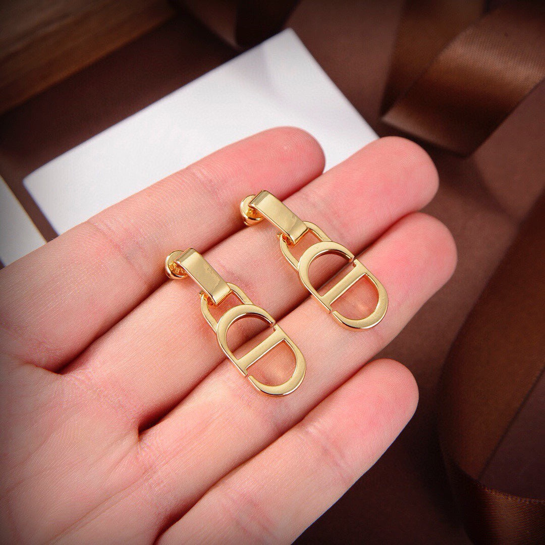 Dior 30 Montaigne Earrings