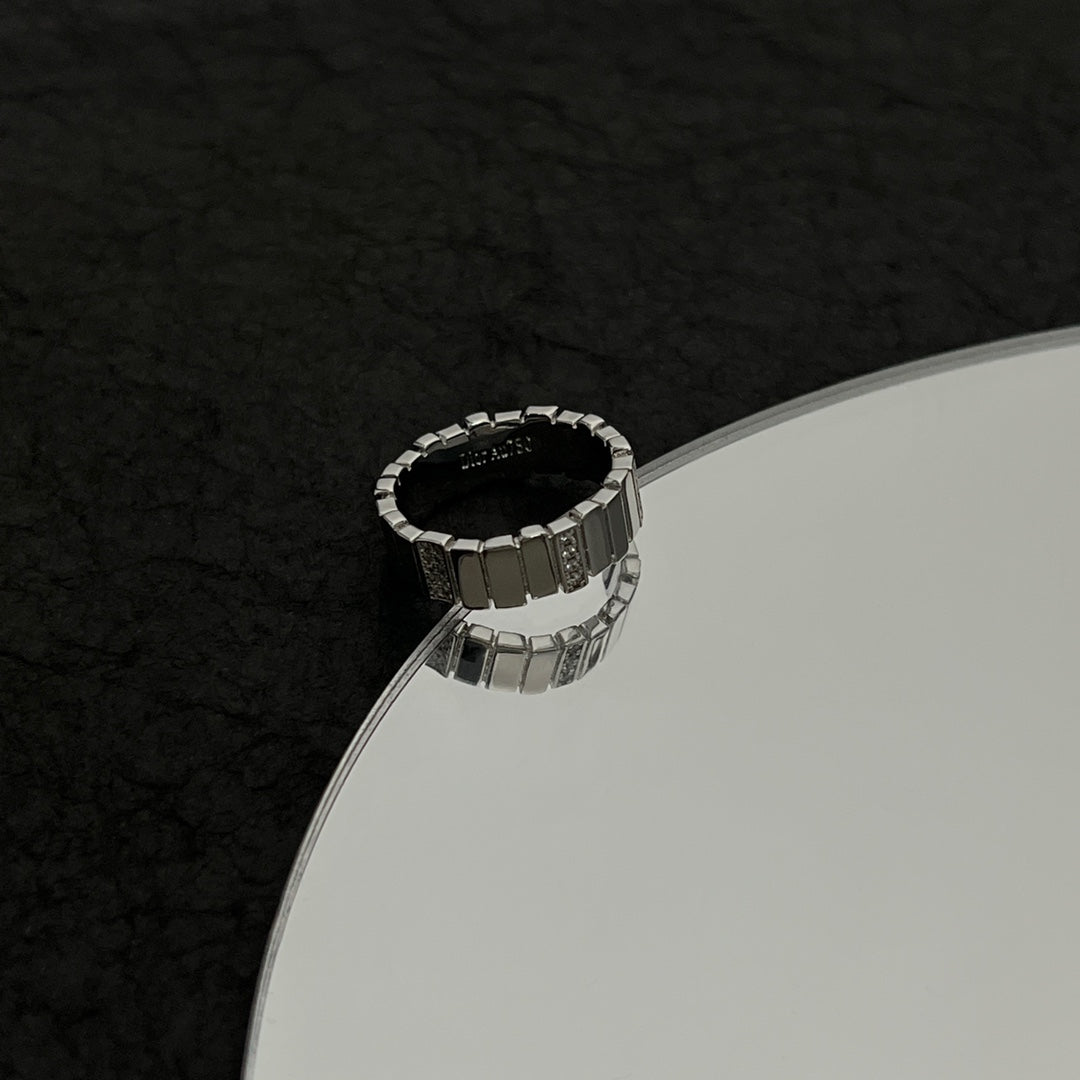 Dior Gem Diamond Ring - 18K Gold
