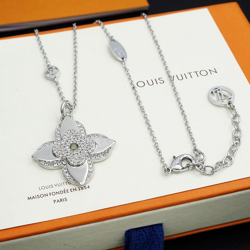 Louis Vuitton Medaillon Necklace