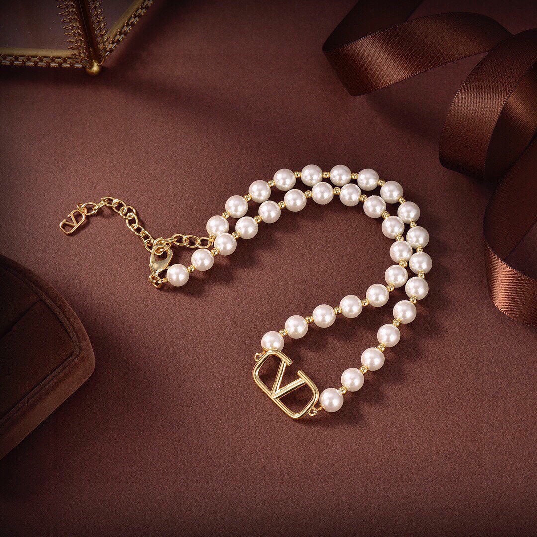 VLogo Pearls Choker Necklace