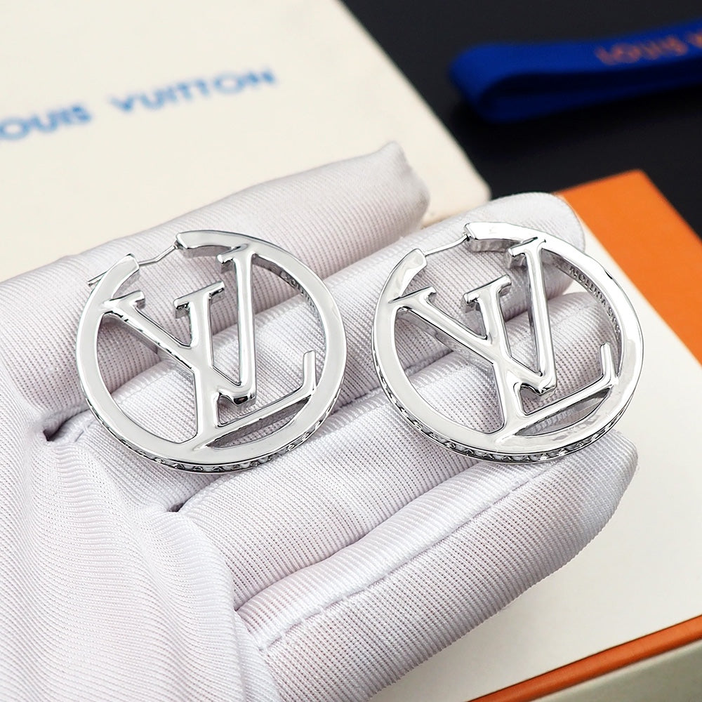 Louis Vuitton Louise Pearl Earrings - 18K Gold