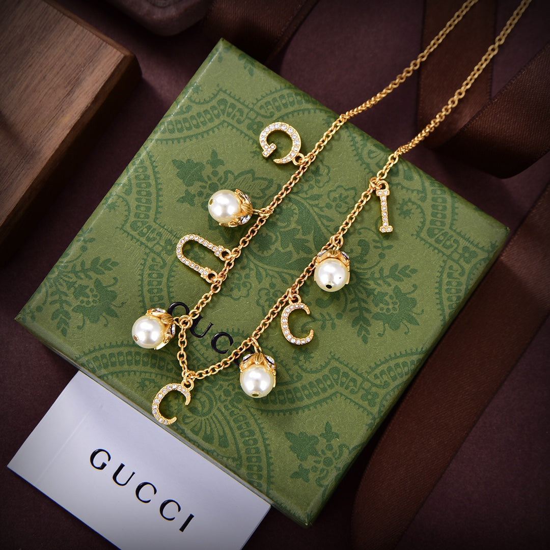 Gucci Double G Logo Plaque Embellished Pearl Necklace