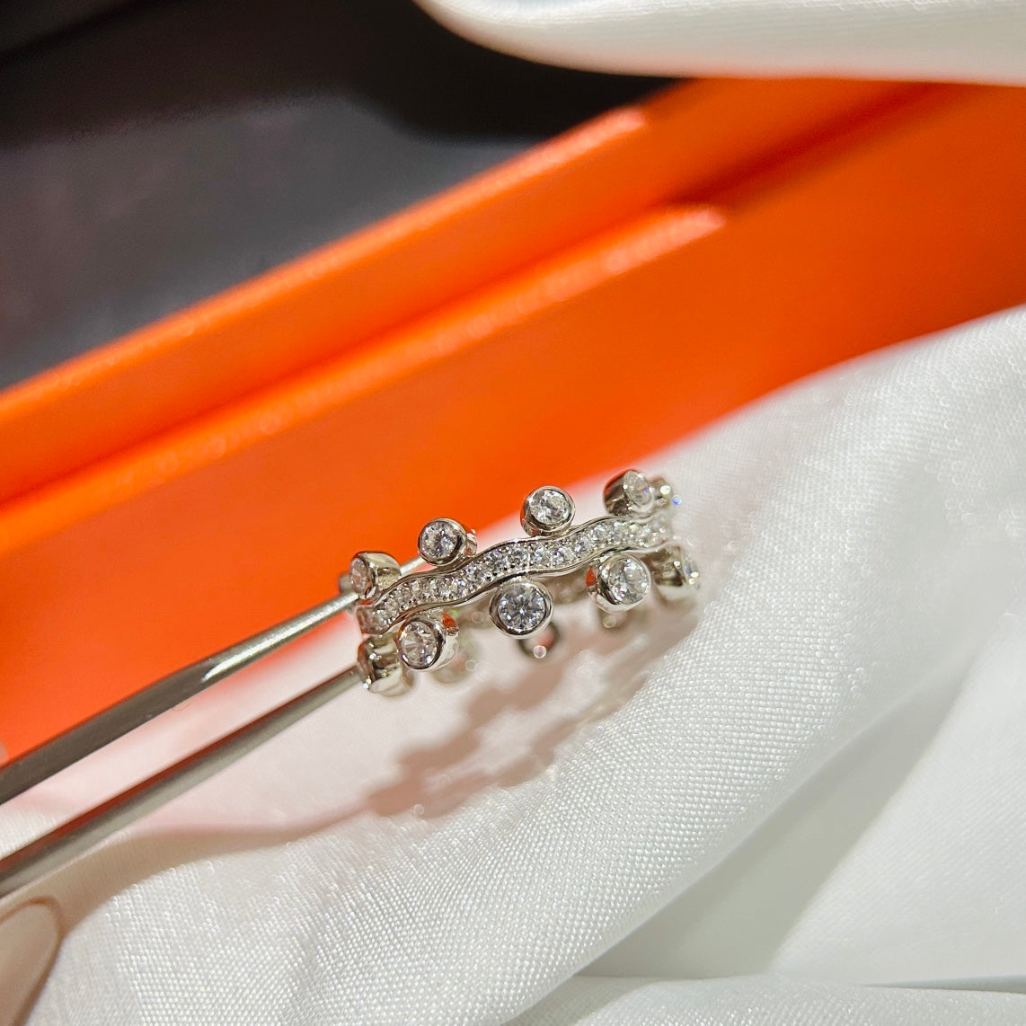 Hermes Vine Flower Dewdrops Diamond Ring - 18K White Gold