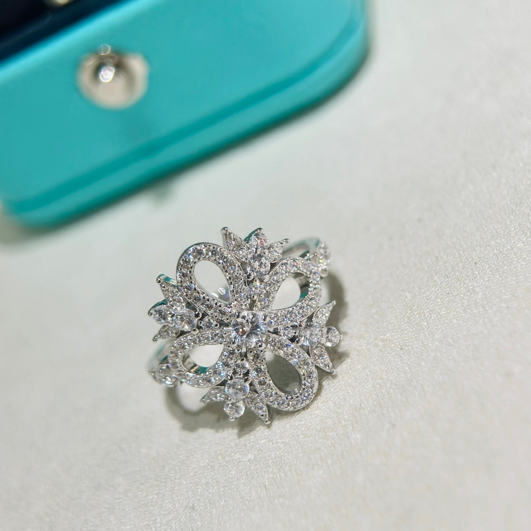 Tiffany Vintage Flower Ring - 18K White Gold