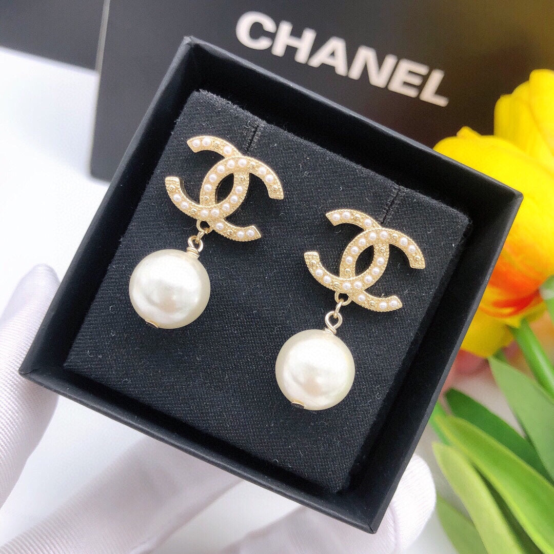 Chanel Pearl Drop Earrings - 18K Yellow Gold