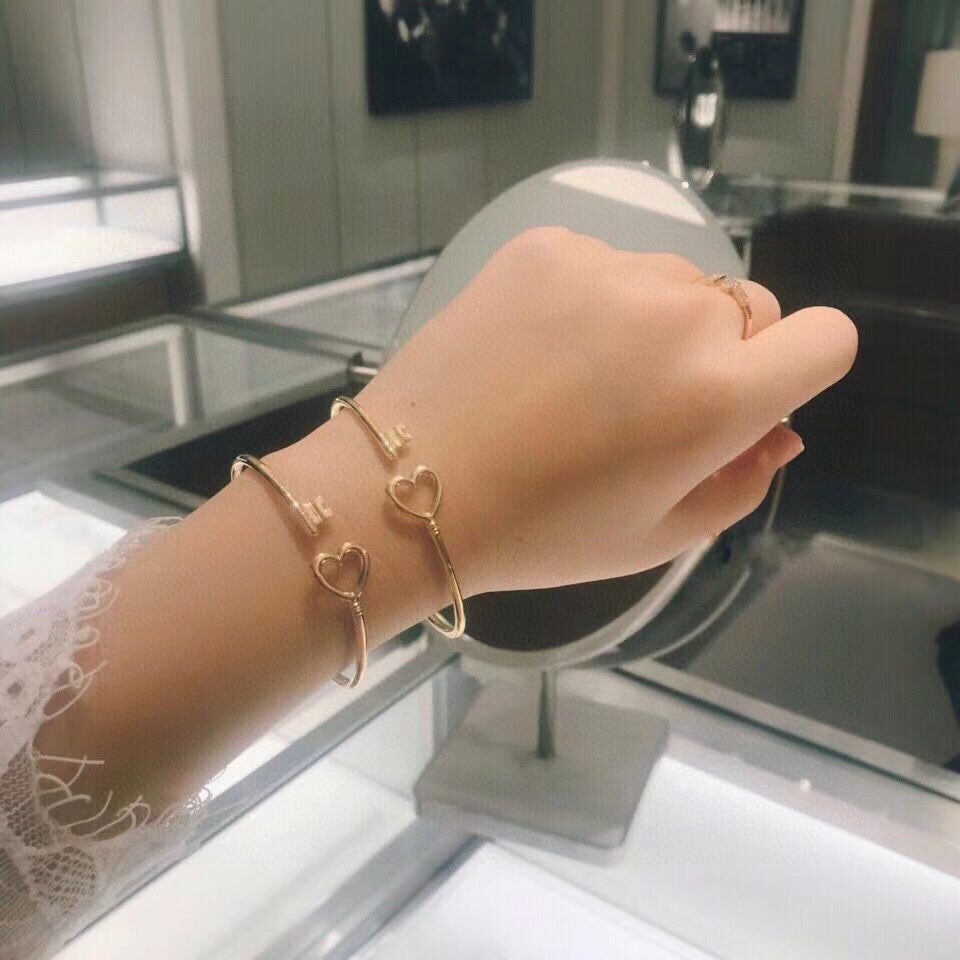 Tiffany Heart Key Wire Bracelet - 18K Gold