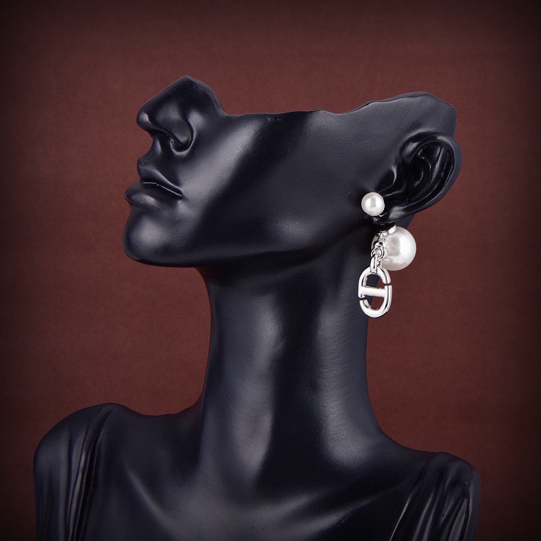 Dior 30 Montaigne Earrings