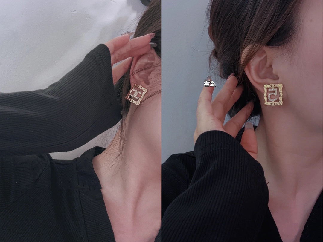Chanel No.5 Square Diamond Earrings - 18K Yellow Gold