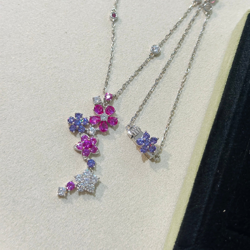 Folie Des Pres Pendant Necklace - 18K Gold