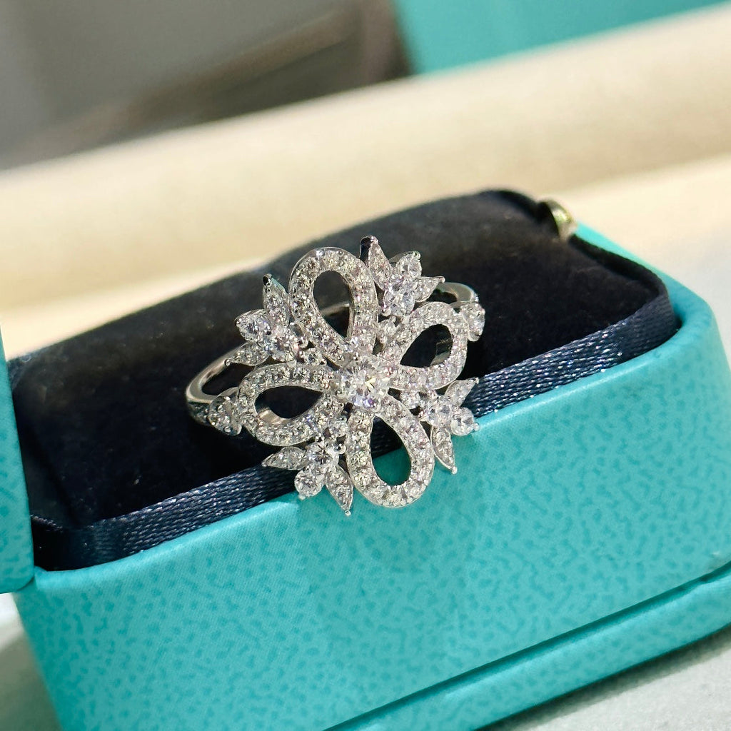 Tiffany Vintage Flower Ring - 18K White Gold