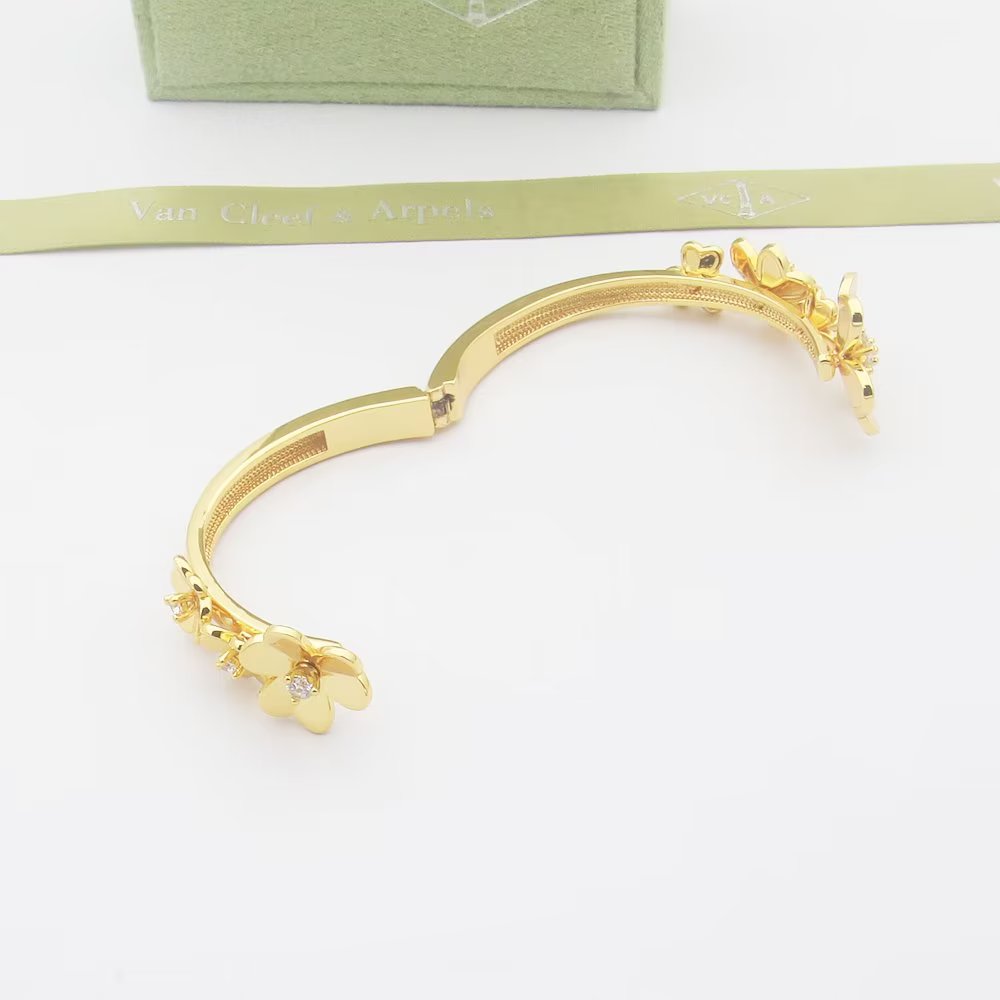 Frivole Seven Flowers Bracelet