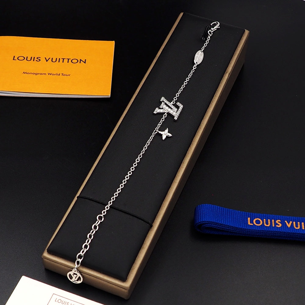 Louis Vuitton Iconic Pearl Bracelet