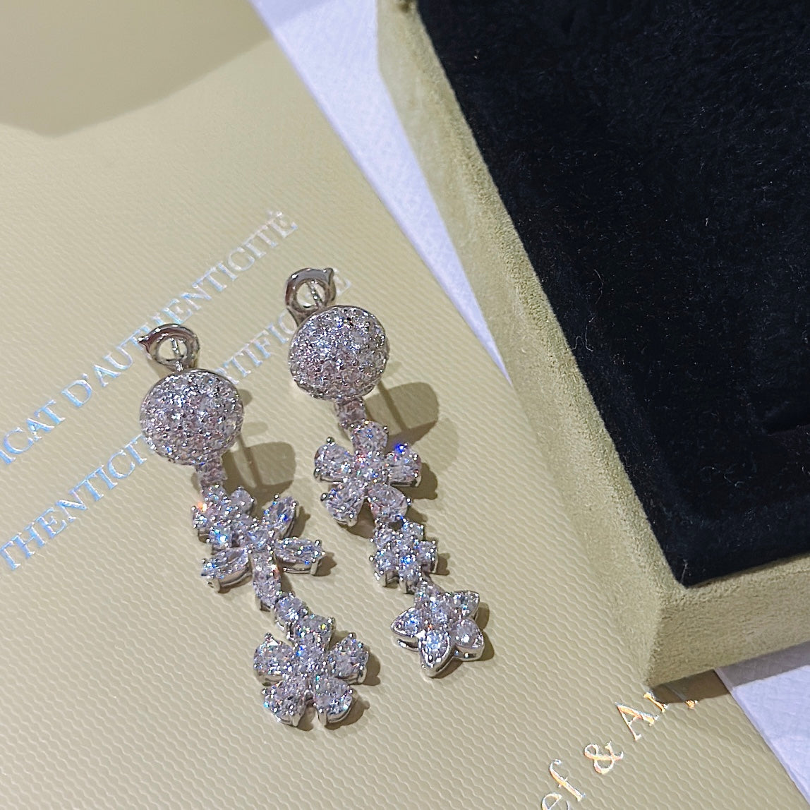 Folie Des Pres Earrings - 18K White Gold