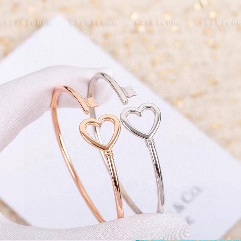 Tiffany Heart Key Wire Bracelet - 18K Gold