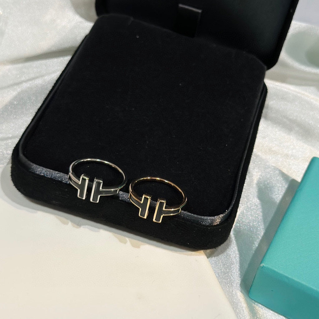 Tiffany Black Onyx Wire Ring - 18K Gold