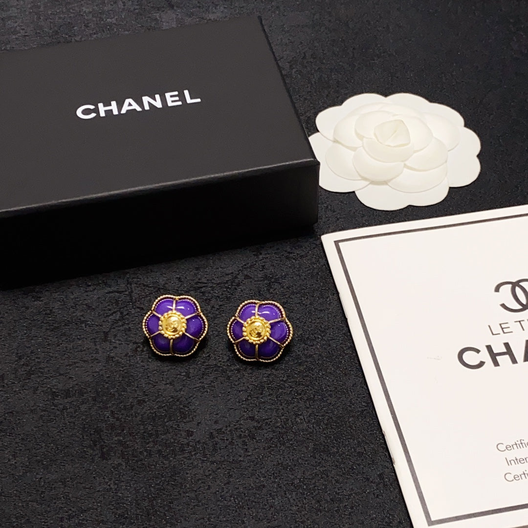 Chanel Purple Flowers Earrings - 18K Yellow Gold