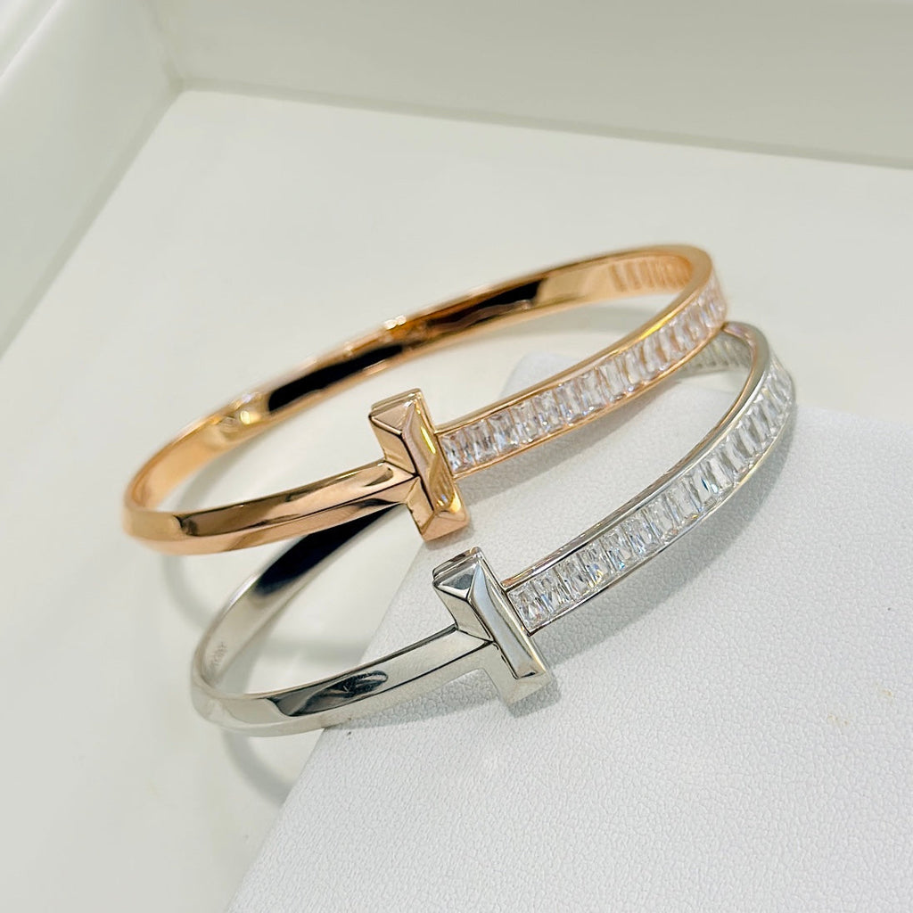 T1 Wide Moissanite Hinged Bracelet - 18K Gold