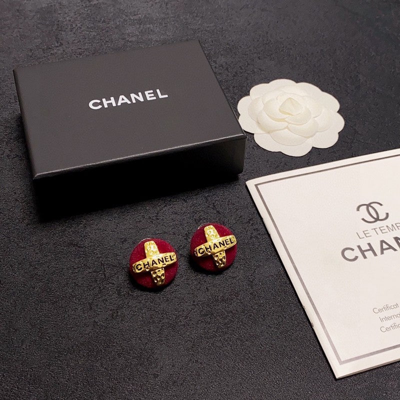 Chanel Red Earrings - 2 cm Height - 18K Yellow Gold