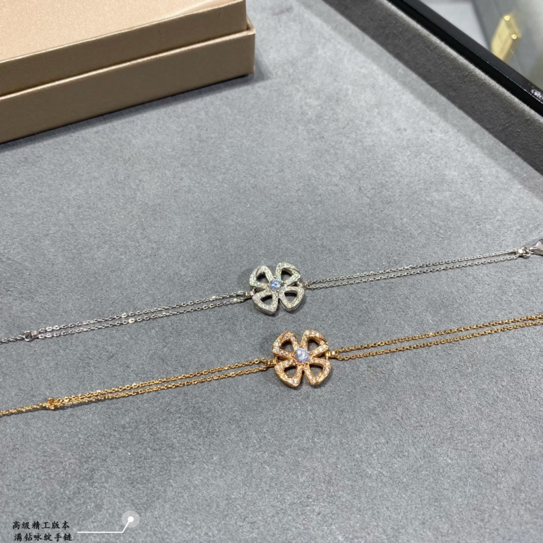 Fiorever Central Moissanite Bracelet - 18K Gold