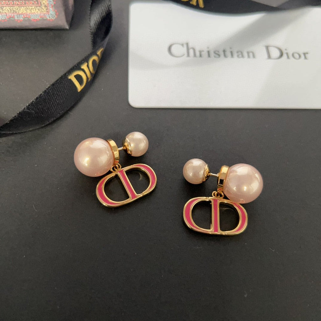 Dior 30 Montaigne Rani Pink Pearl Earrings