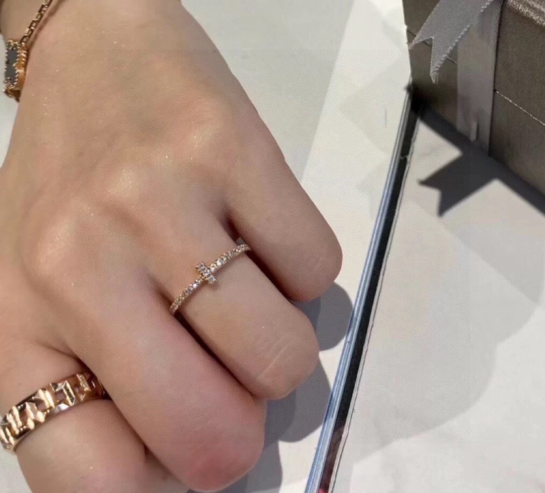 Tiffany Moissanite Wire Ring - 18K Gold