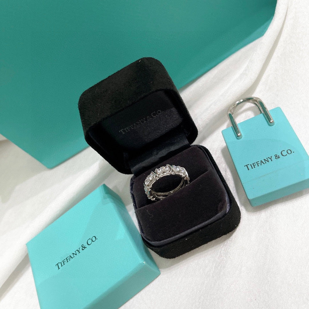 Tiffany Schlumberger Eighteen Stone Ring - 18K White Gold