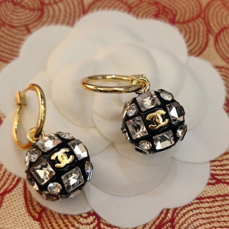 Chanel Round Crystal Earrings - 18K Yellow Gold