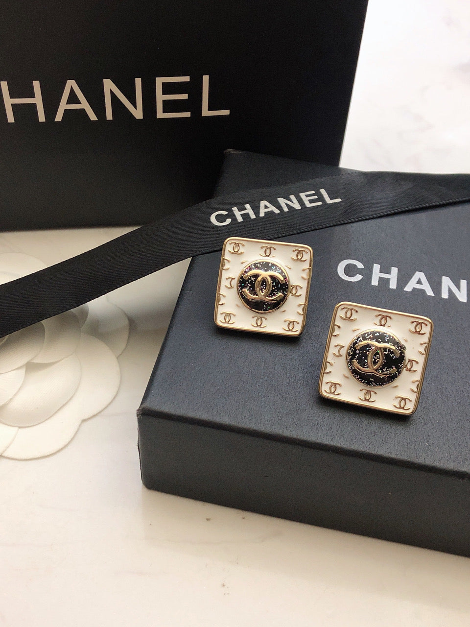 Chanel Vintage Earrings - 18K Yellow Gold