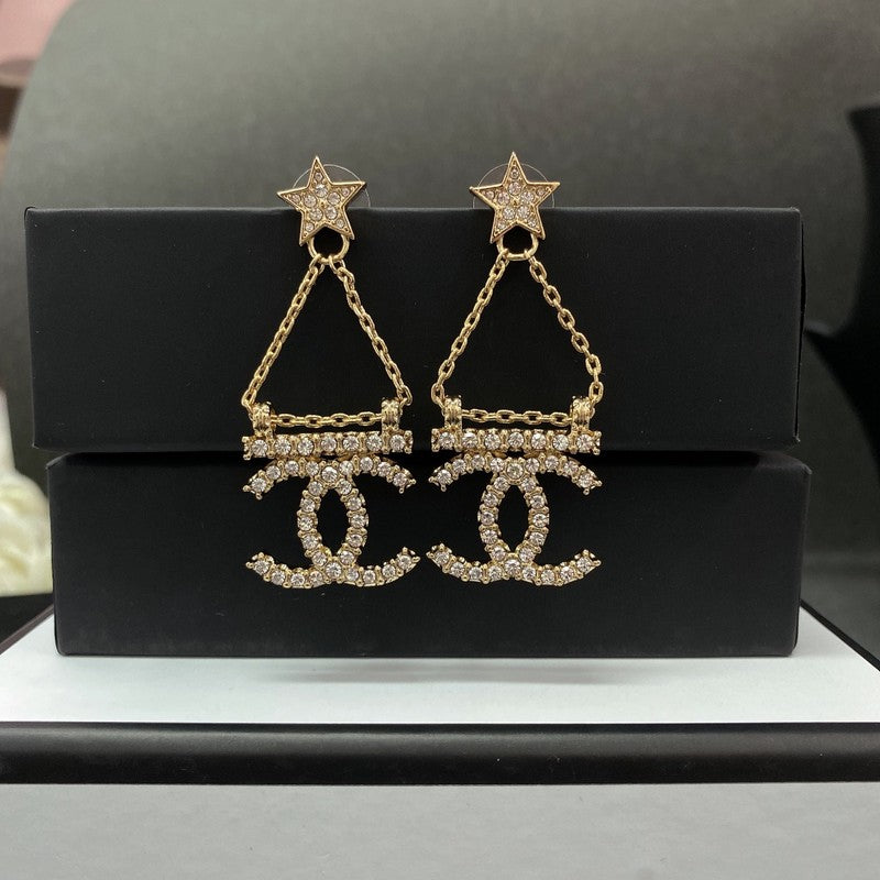 Chanel Star Earrings - 18K Yellow Gold