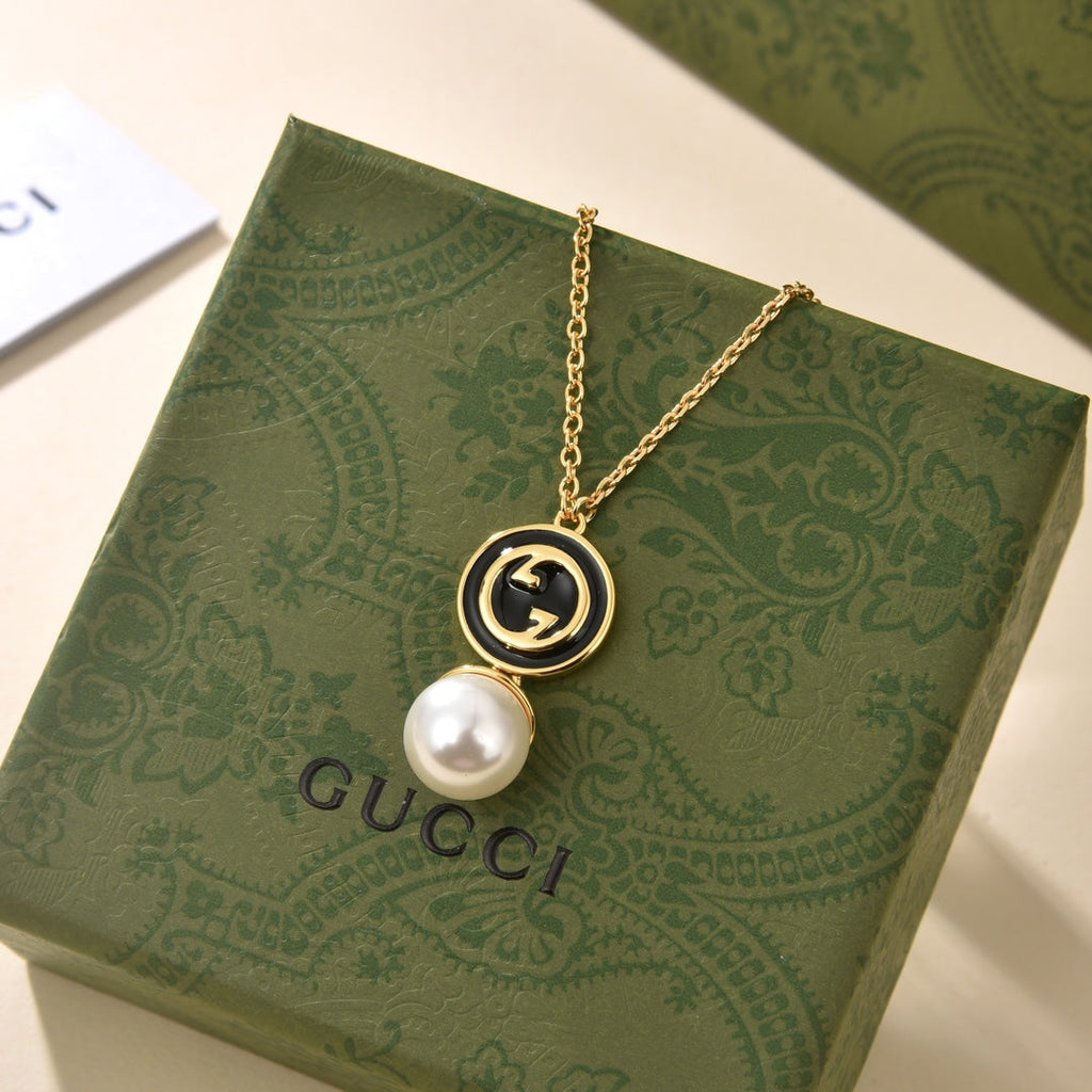 Gucci Double G Blondie Pendant Necklace