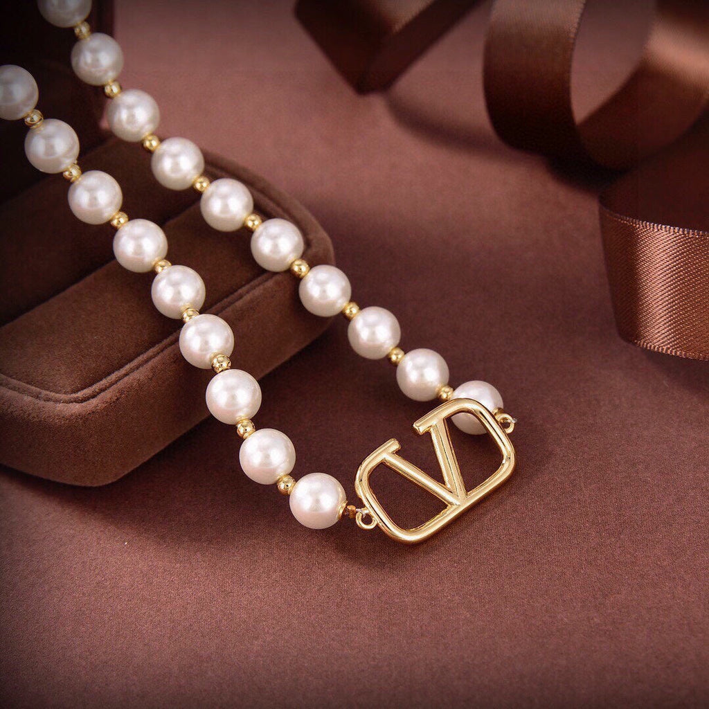 VLogo Pearls Choker Necklace