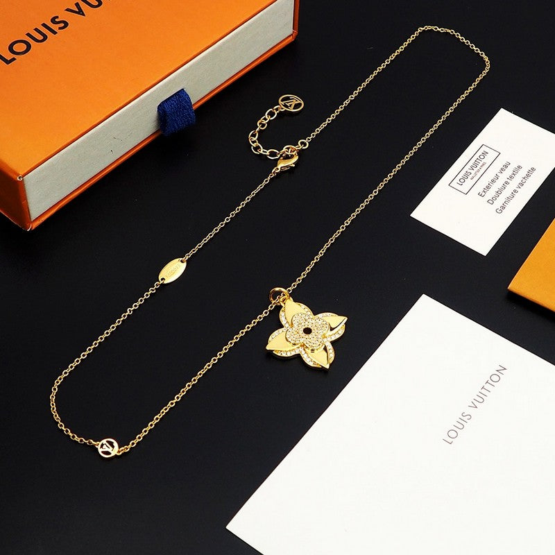 Louis Vuitton Medaillon Necklace