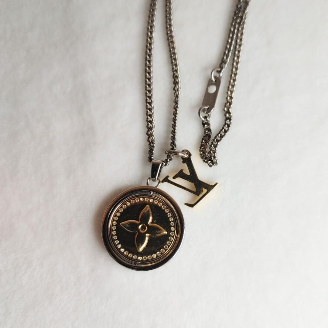 Louis Vuitton Catch Necklace