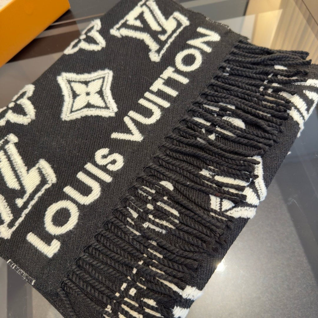 Louis Vuitton Fringed Monogram-Style Scarf — detail